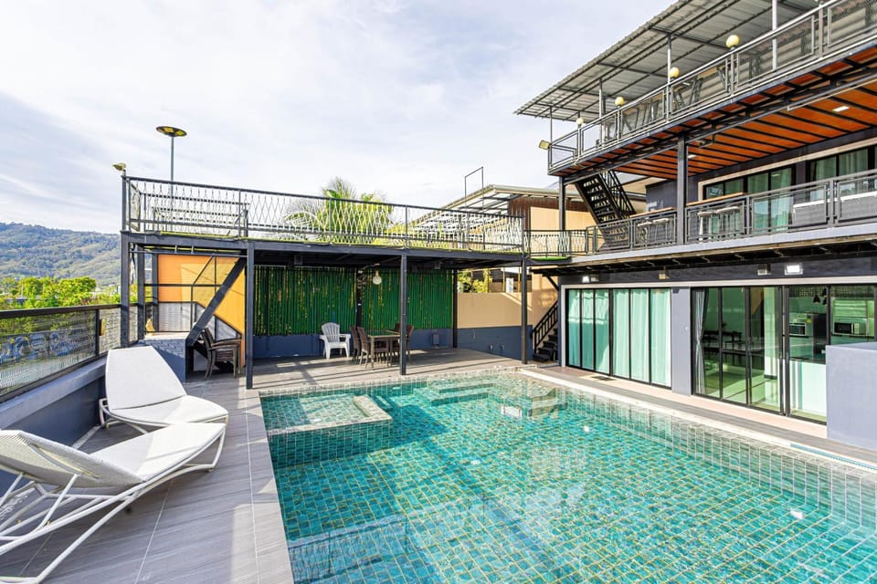 The V Twin 8 BR villa Villa in Kathu