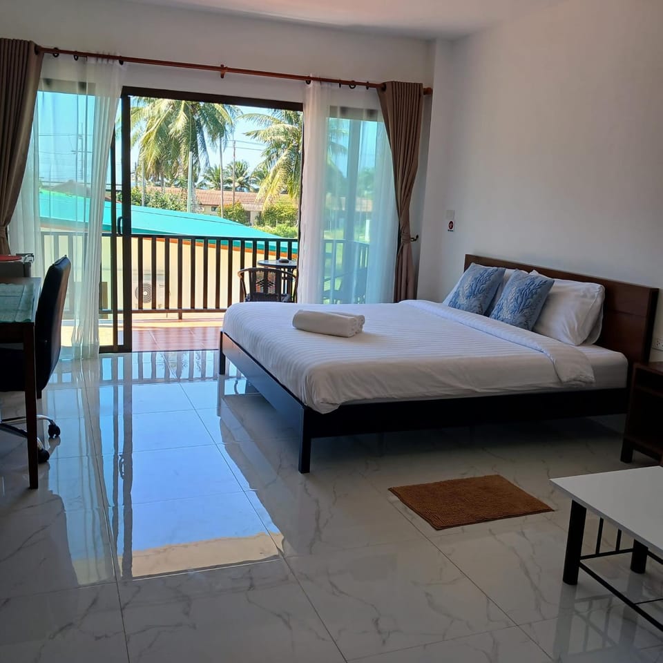 First light beach hin kong Bed and Breakfast in Ko Pha-ngan Sub-district