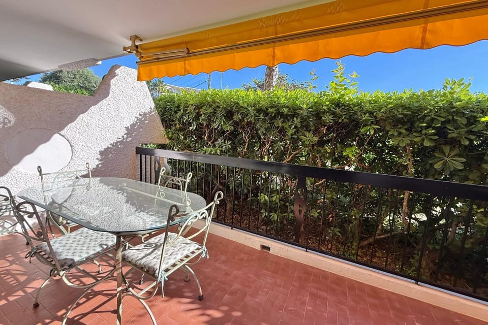 Antibes Chemin du Puy - Studio for 2 people - Parking - Wifi -Swimming pool Apartment in Antibes