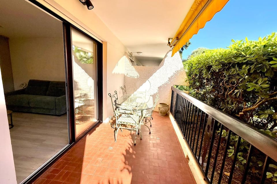 Antibes Chemin du Puy - Studio for 2 people - Parking - Wifi -Swimming pool Apartment in Antibes