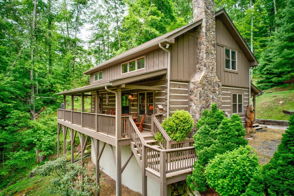 Kaylee's Kabin 2BR log cabin located in Valle Crucis Cabin in Brushy Fork