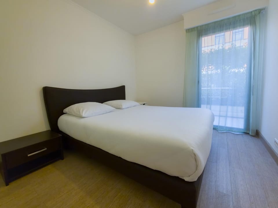 Appartament-villa 5 pieces au borde de la mer Apartment in Villeneuve-Loubet