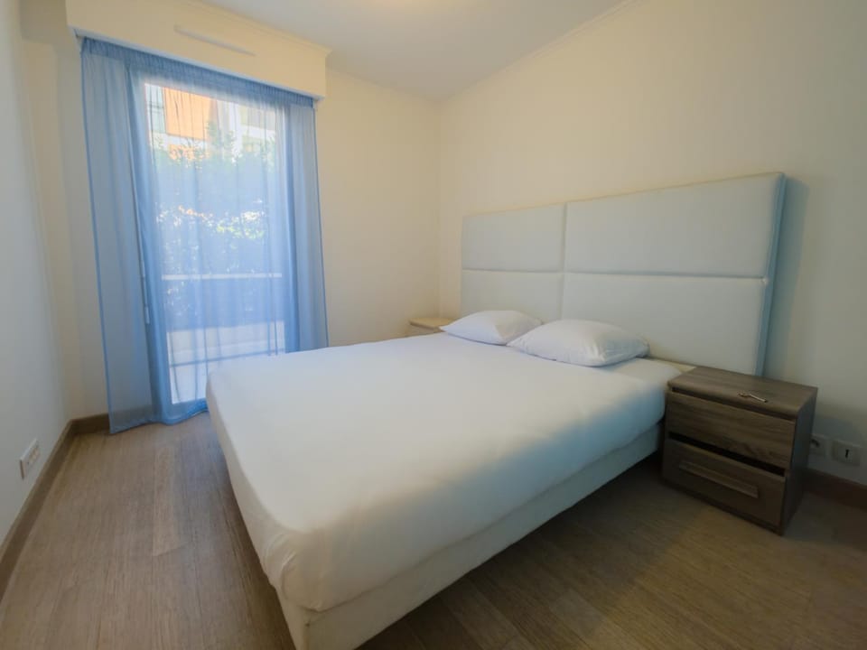 Appartament-villa 5 pieces au borde de la mer Apartment in Villeneuve-Loubet
