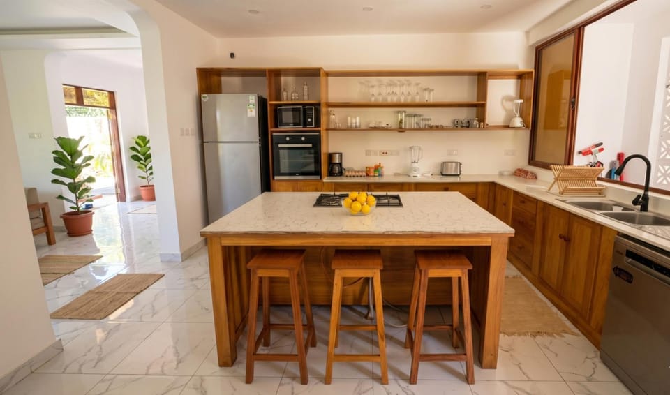 Kitchen or kitchenette, kitchen