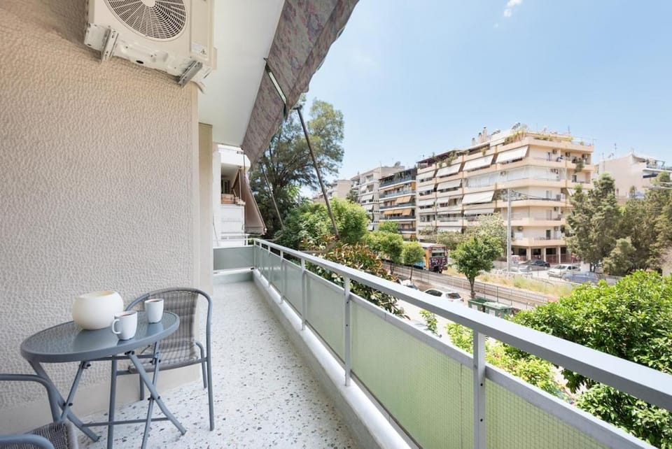 Comfortable Stay Near Neo Faliro Train & Port Apartment in Pireas