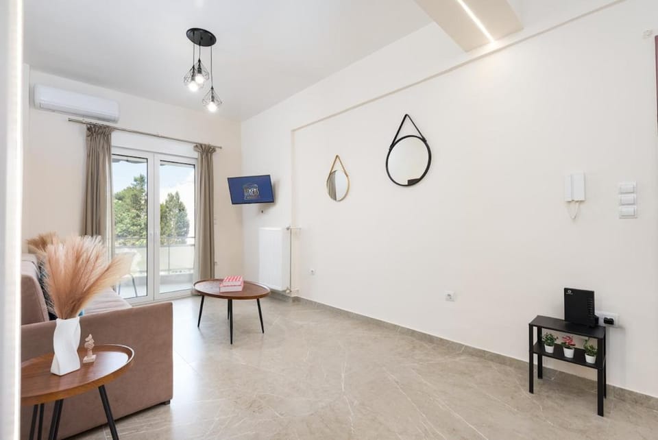 Comfortable Stay Near Neo Faliro Train & Port Apartment in Pireas