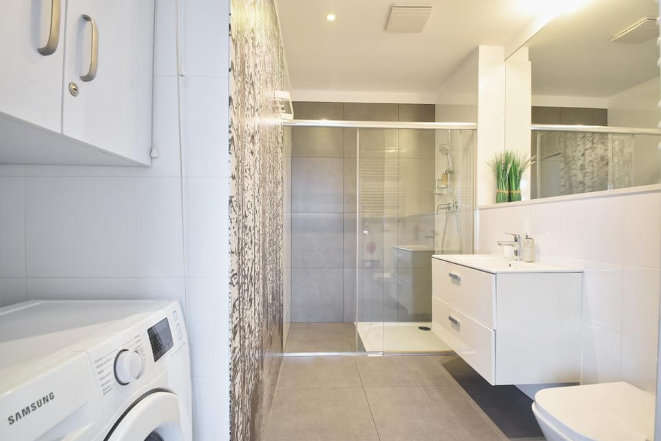 Shower, Bathroom, washing machine