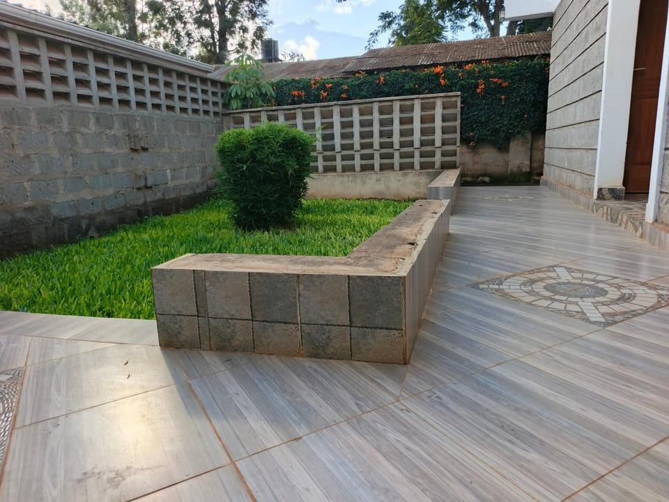 Pazuri Ark Gardens Hotel in Kenya