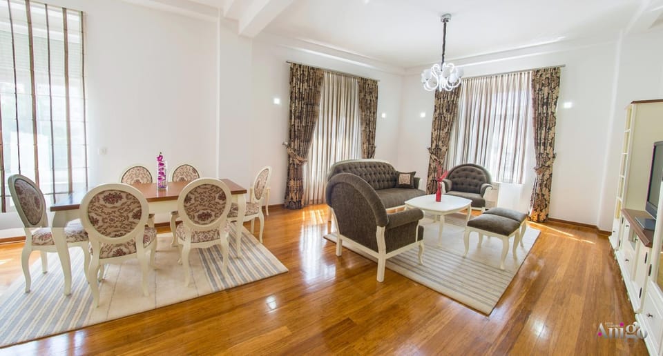 Living room, Seating area, Dining area