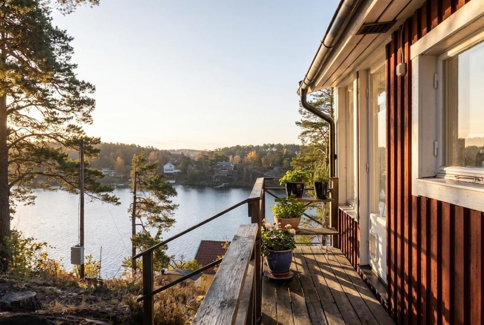 Archipelago house with its own dock near Stockholm Villa in Stockholm County