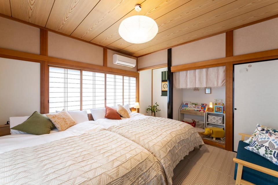 Bed, Bedroom, air conditioner