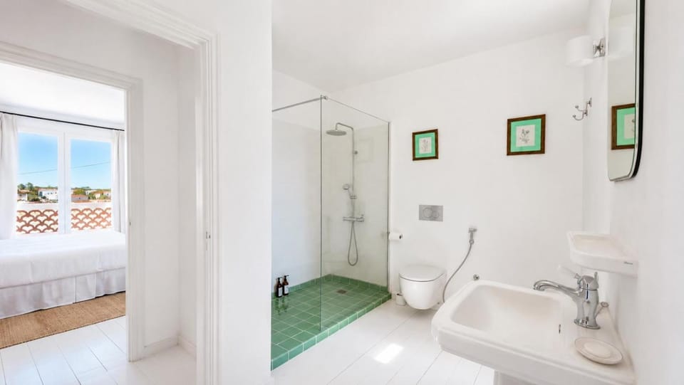 Casa Branca - Caparica Hostel in Setubal District
