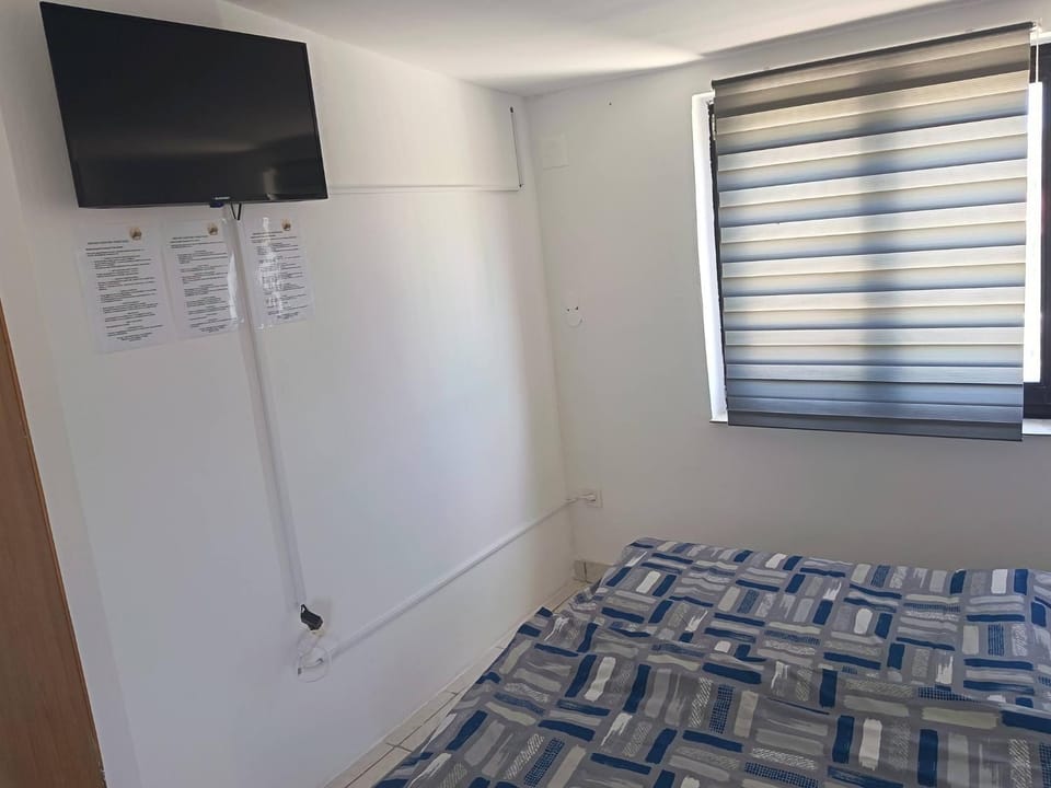 Property building, Bed, TV and multimedia, Bedroom