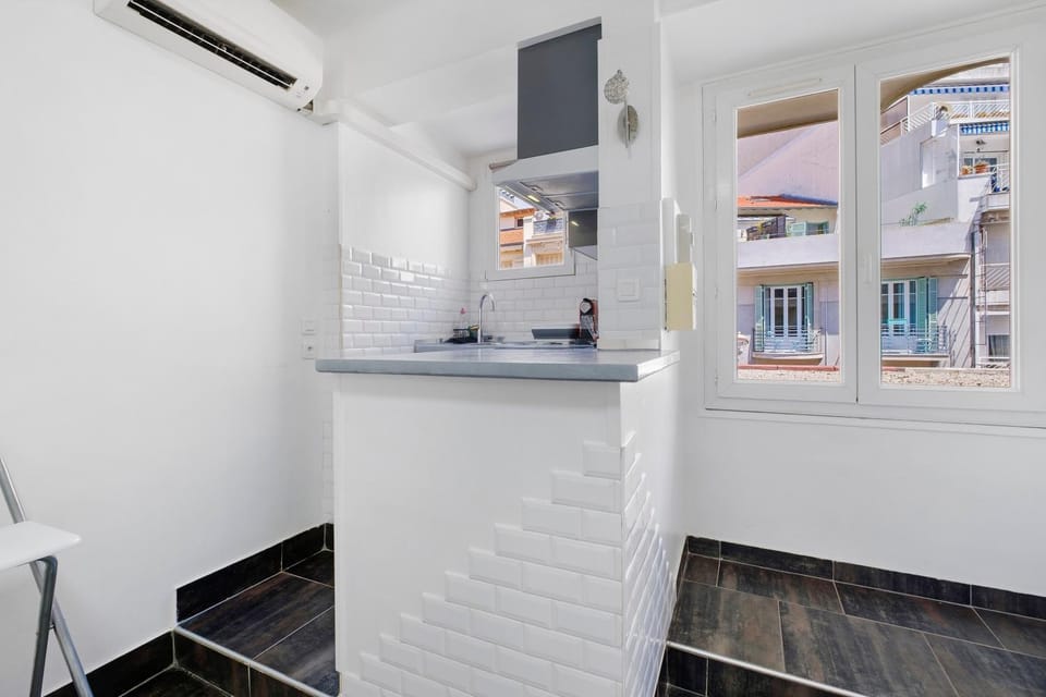 Kitchen or kitchenette, Living room