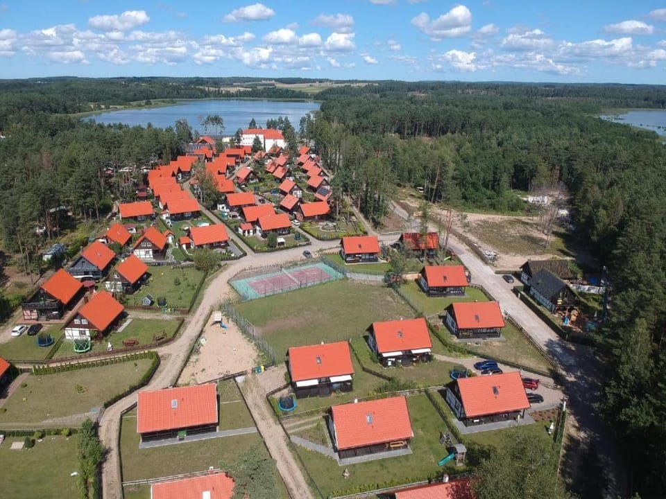 Nearby landmark, Day, Neighbourhood, Natural landscape, Bird's eye view, Lake view, Location
