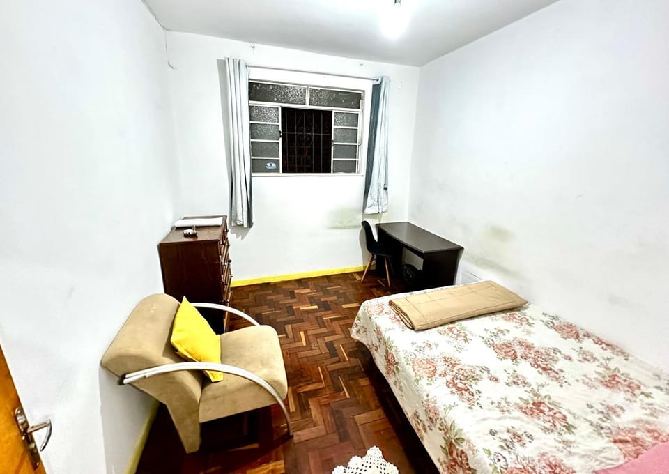 Quarto Casal Ótima Localização e Conforto Vacation rental in Belo Horizonte