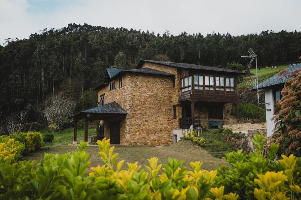 Casa de lujo en el valle a 20 minutos de Playa de las Catedrales House in Asturias