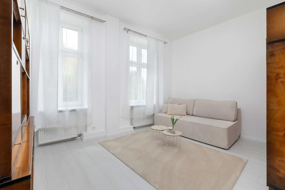 Bed, Photo of the whole room, Seating area, Bedroom