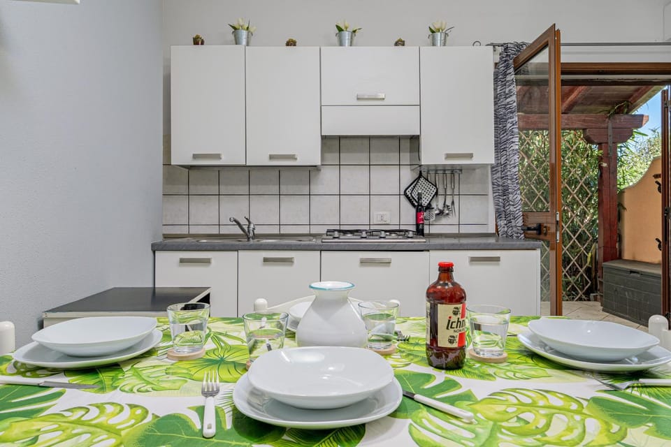 Property building, Kitchen or kitchenette, Living room