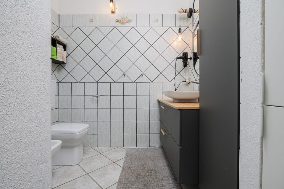 Bathroom, Living room