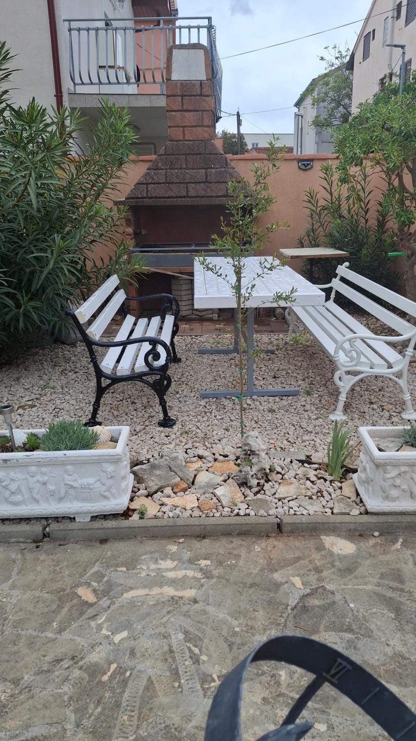 Patio, BBQ facilities