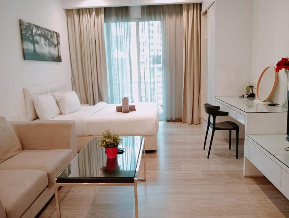 Living room, Photo of the whole room