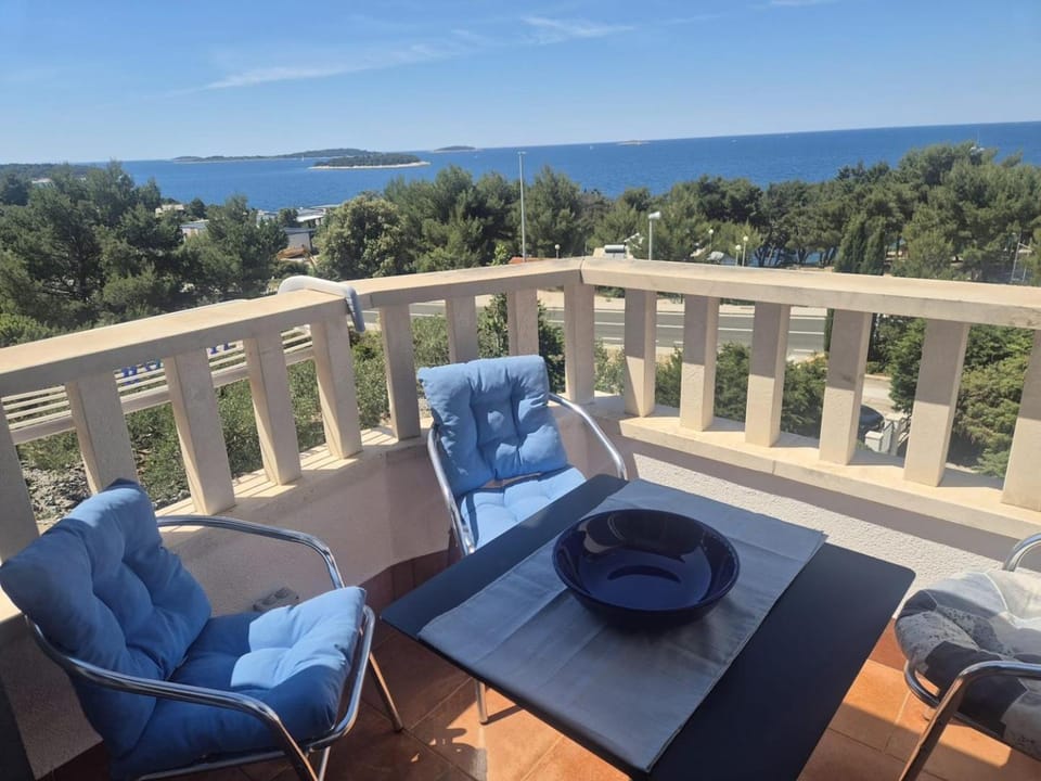 Balcony/Terrace, Garden view, Sea view