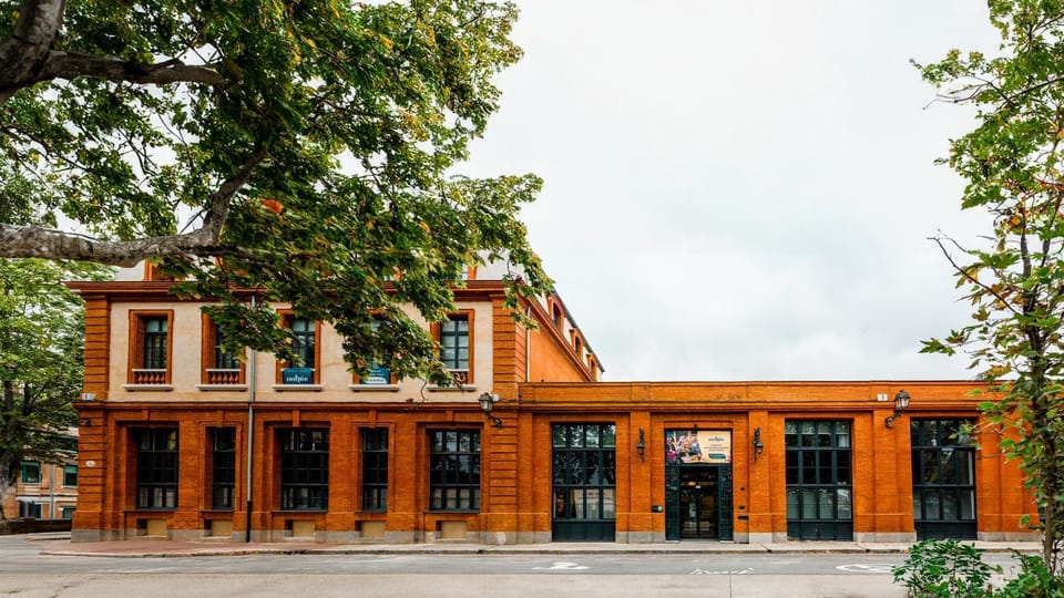 Property building, Facade/entrance