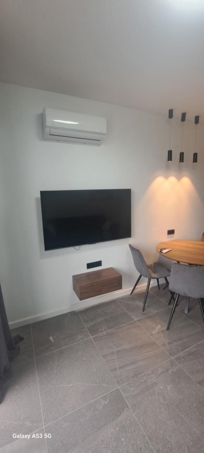 TV and multimedia, Living room, air conditioner