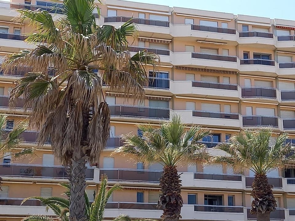 Seafront apartment and private parking Apartment in Canet-en-Roussillon