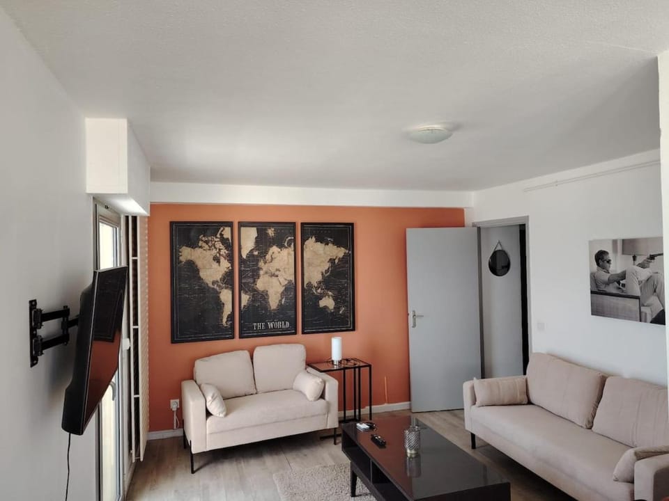 Seafront apartment and private parking Apartment in Canet-en-Roussillon