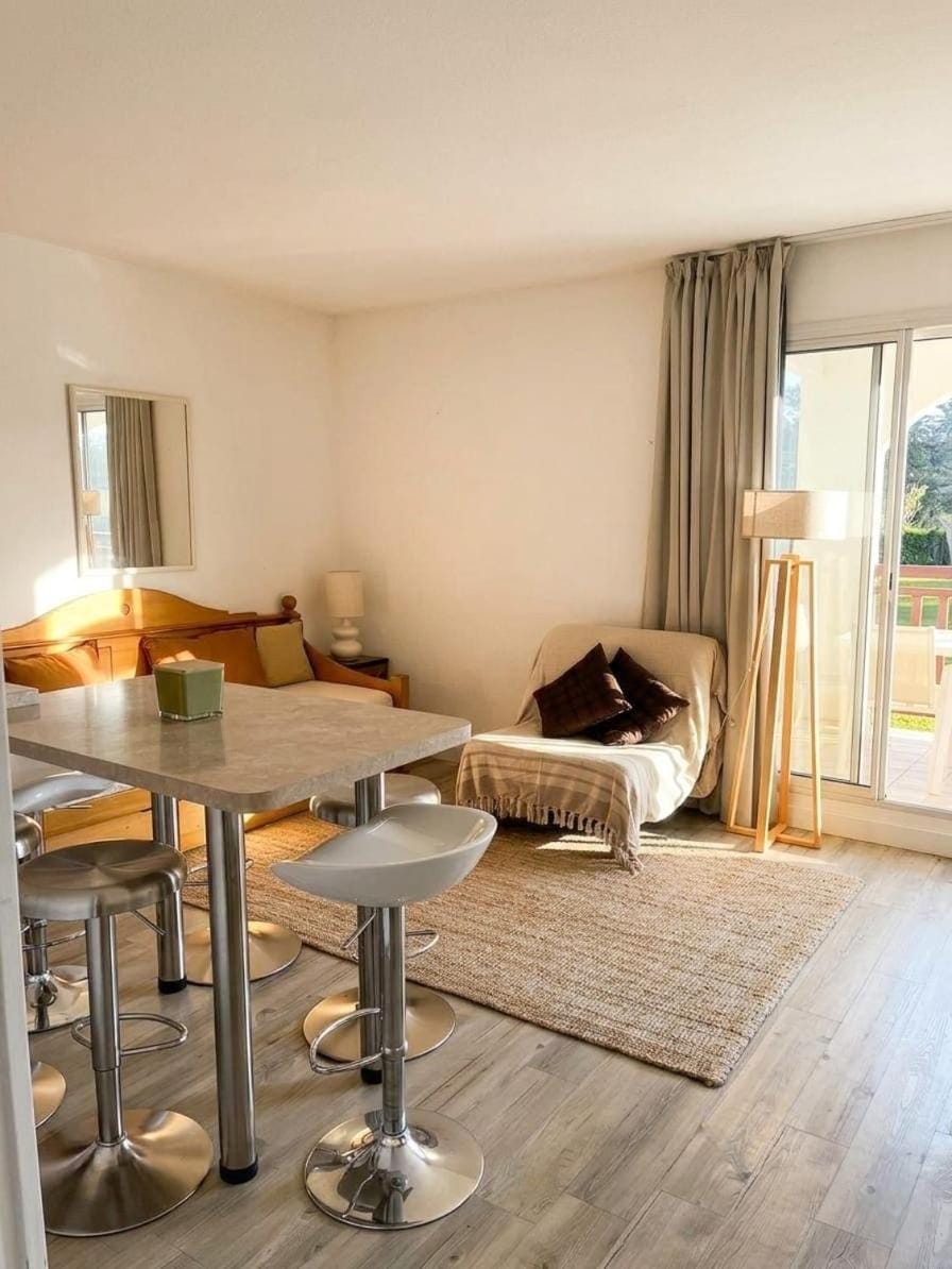 Joli appartement avec terrasse vue piscine et parc - RESIDENCE PREMIUM LE DOMAINE DE CRAMPHORE Apartment in Le Pouliguen
