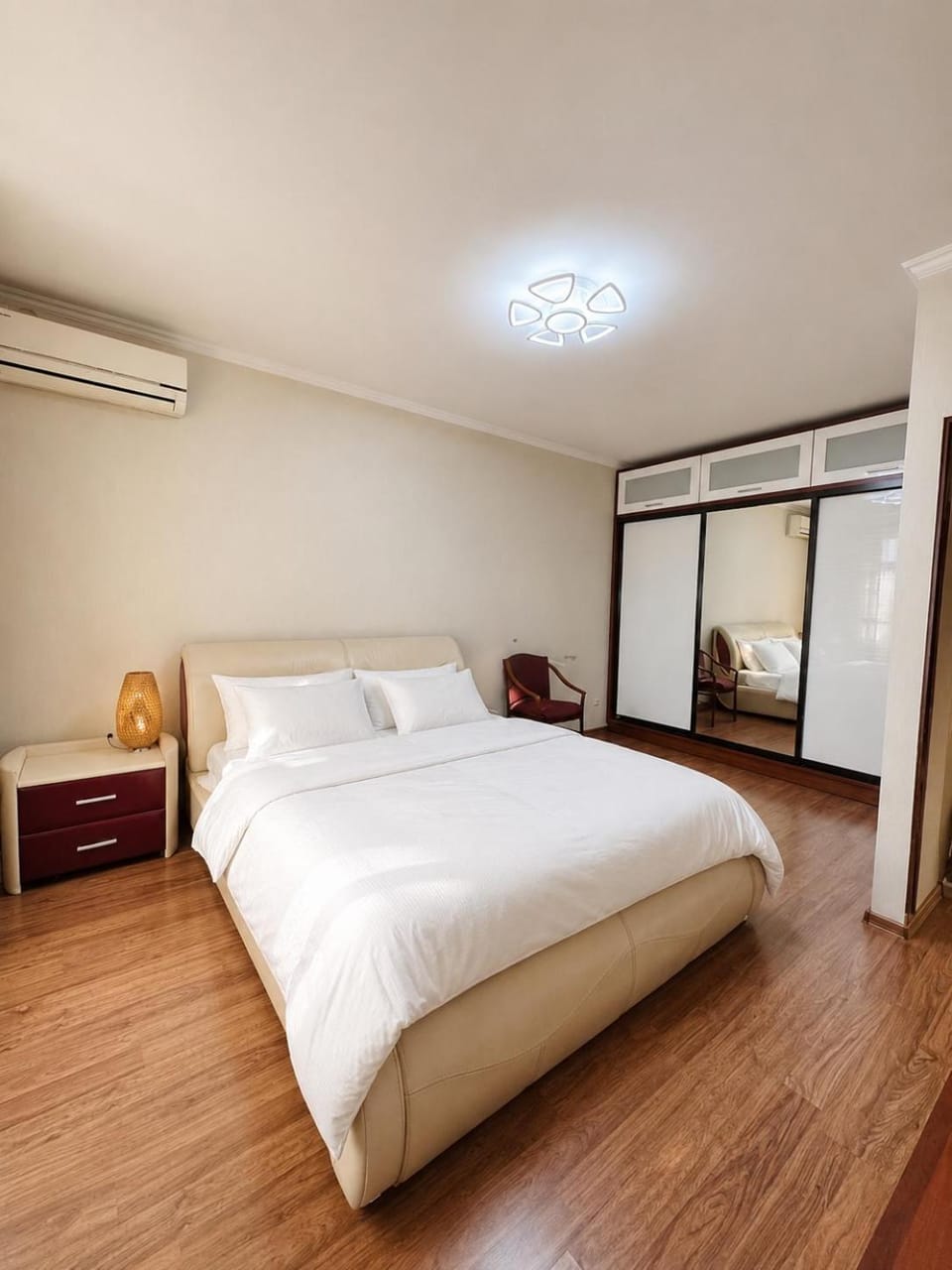 Bedroom, bunk bed