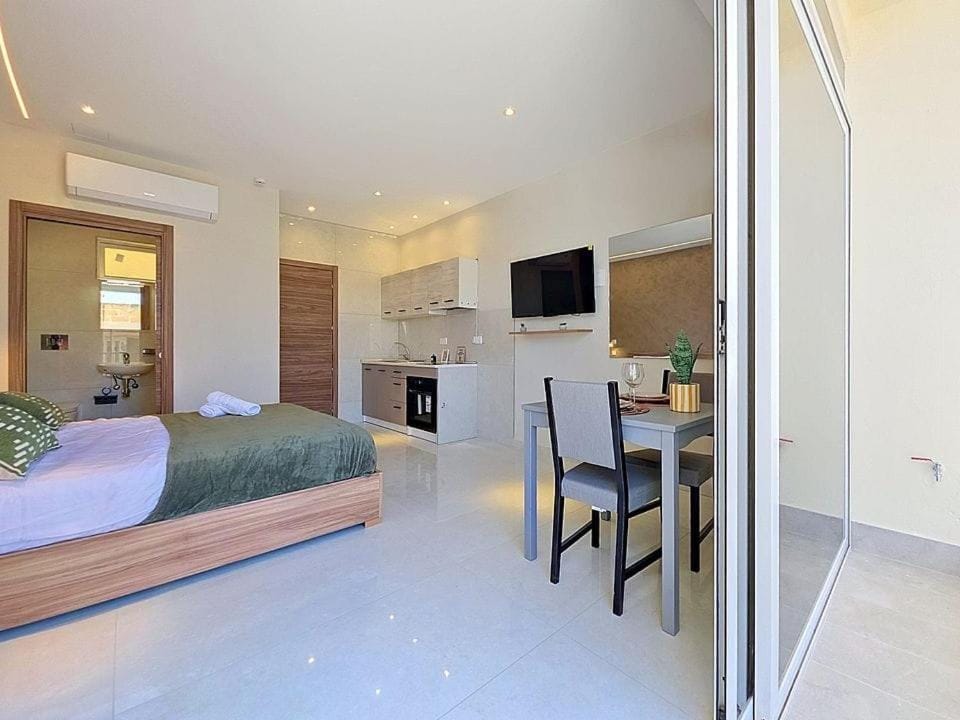 Cozy Studio Near Beach & Promenade Apartment in Saint Julians
