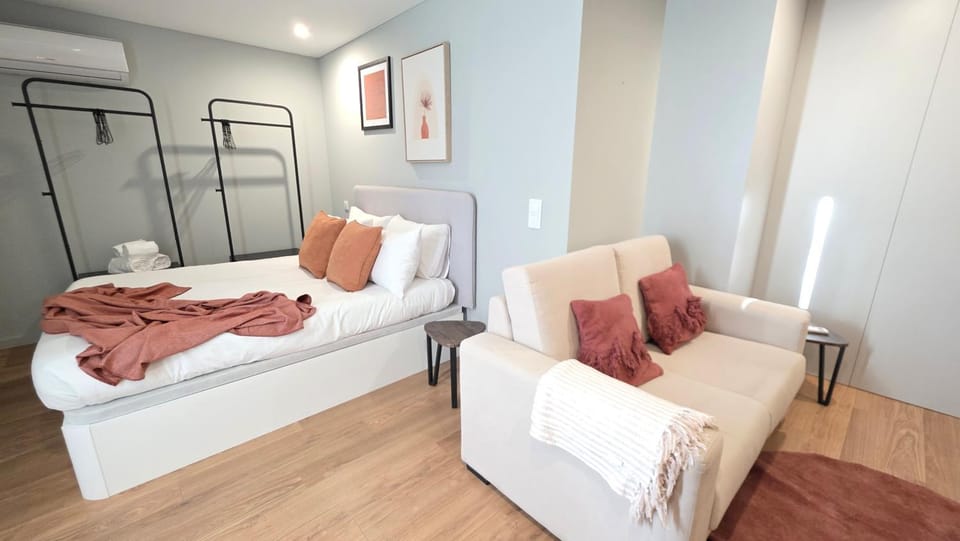 Bed, Living room, Photo of the whole room, Seating area, Bedroom, towels, wardrobe