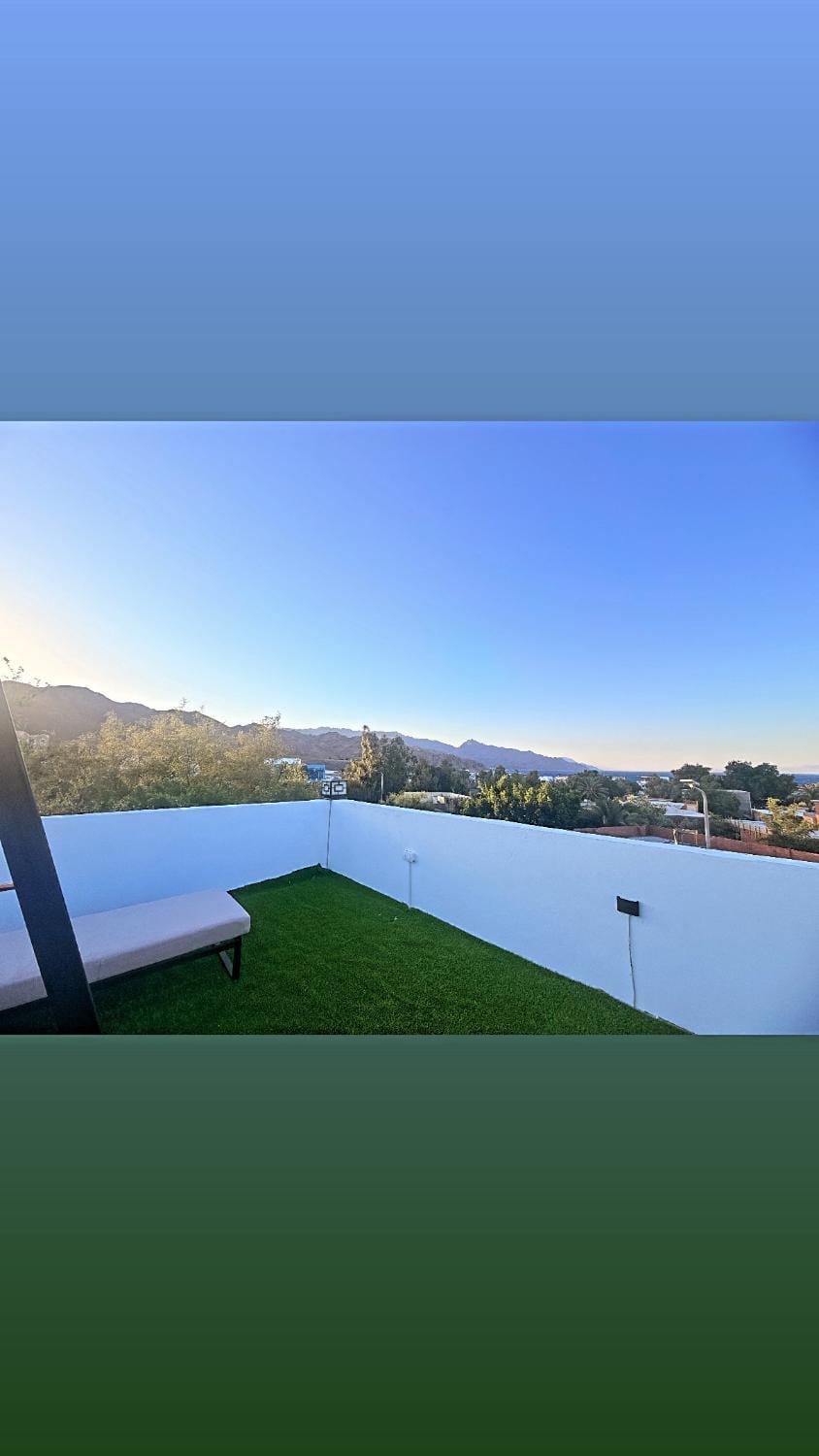 Day, Natural landscape, Lake view, Mountain view, Sea view