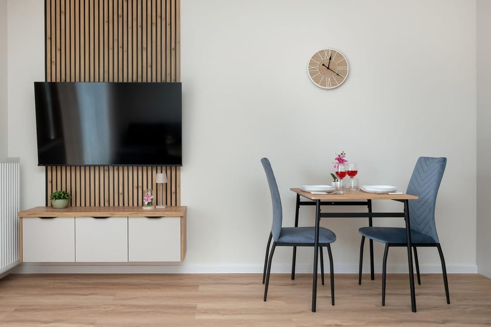 TV and multimedia, Dining area