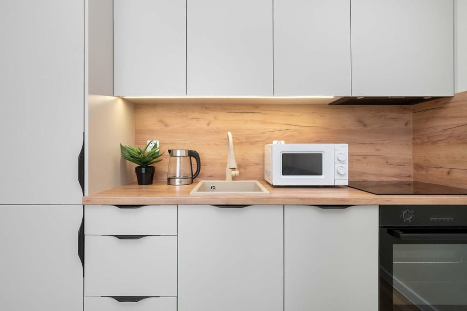 Kitchen or kitchenette, oven, stove