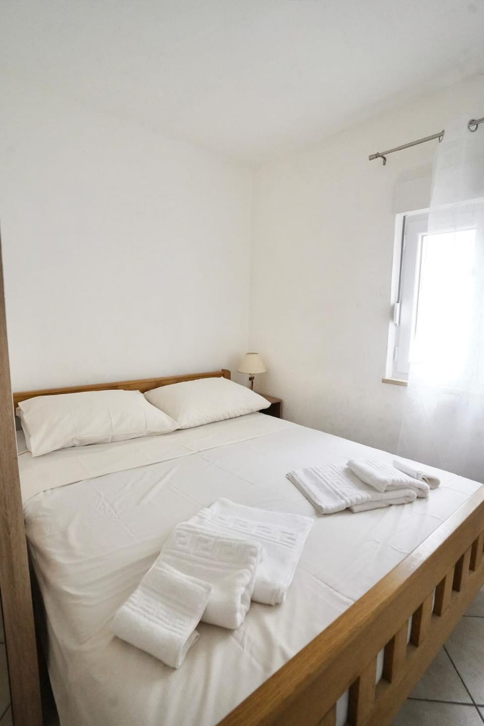 Photo of the whole room, Bedroom, towels