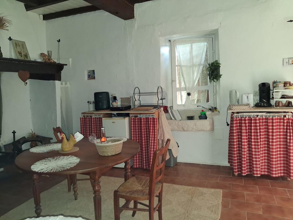 Les Cyprès d'Oc Maison d'Hôte ou Gîte avec piscine, vue et jardin Bed and Breakfast in Occitanie