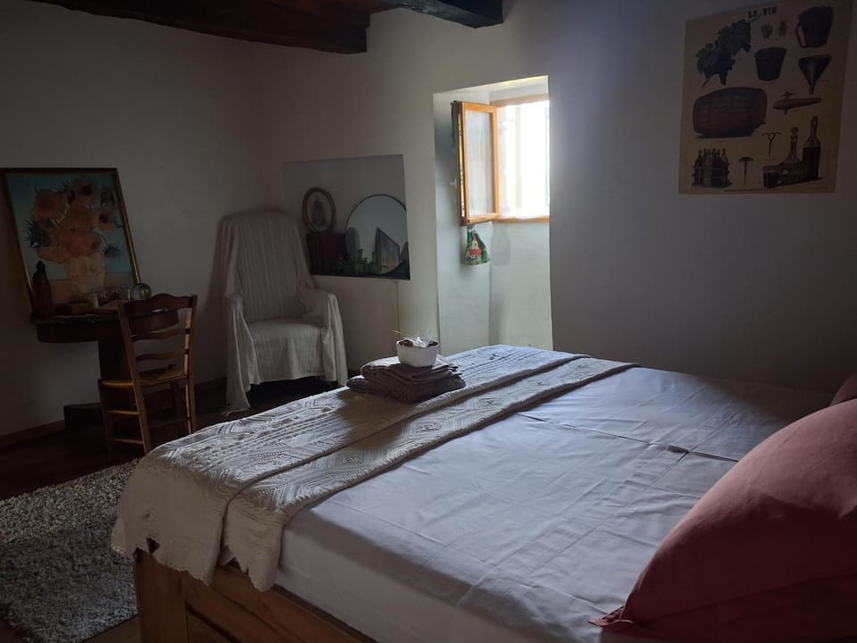 Les Cyprès d'Oc Maison d'Hôte ou Gîte avec piscine, vue et jardin Bed and Breakfast in Occitanie
