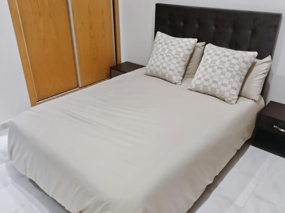 Bed, Bedroom, storage