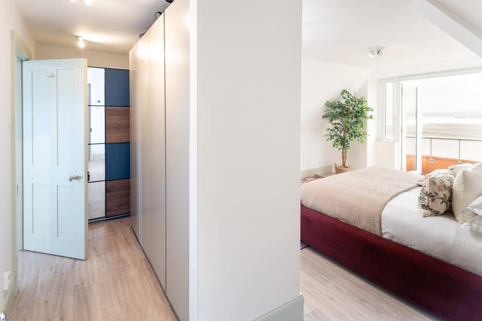 Luxury Coastal Penthouse Sleeps 8 Best Views Exmouth Apartment in Exmouth