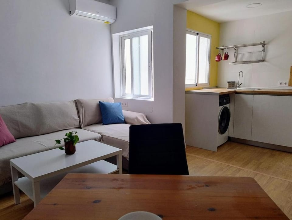 Kitchen or kitchenette, Living room