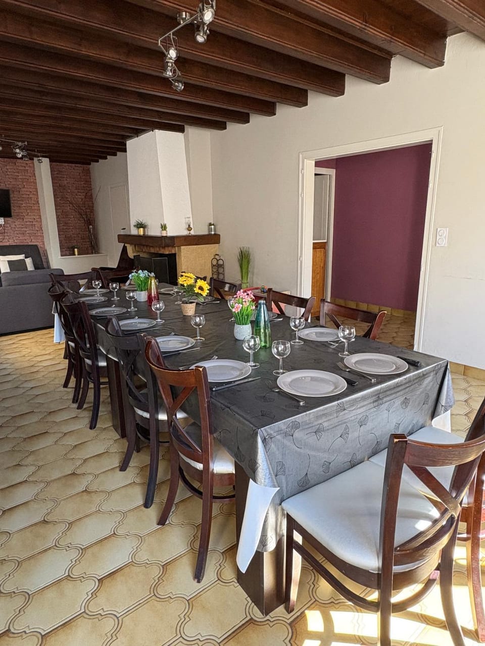 Living room, Seating area, Dining area
