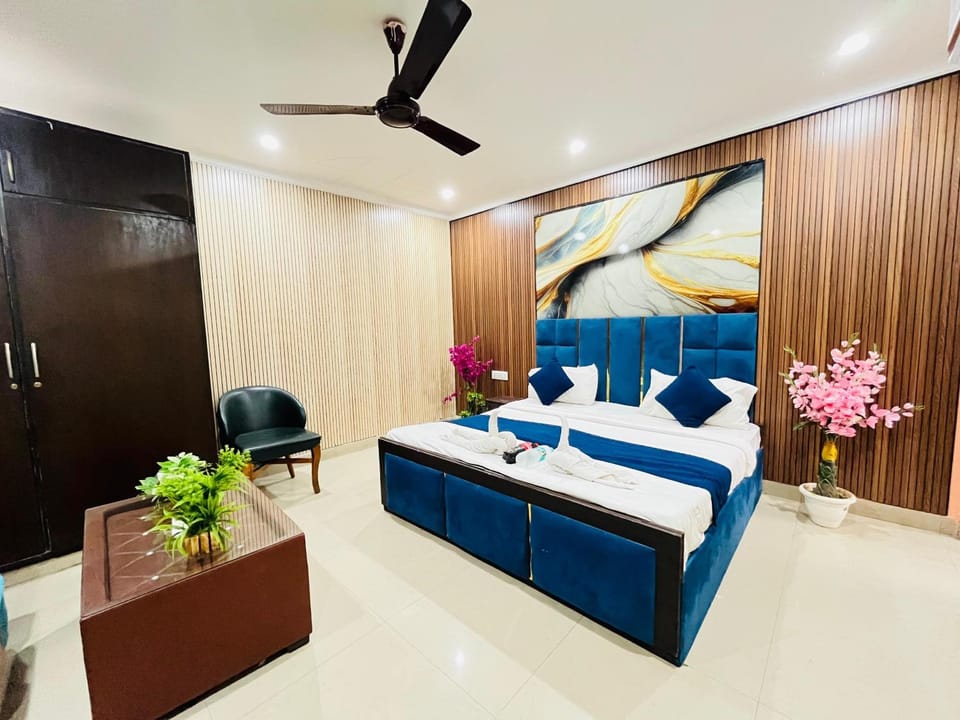 Bed, Photo of the whole room, Bedroom, wardrobe, air conditioner
