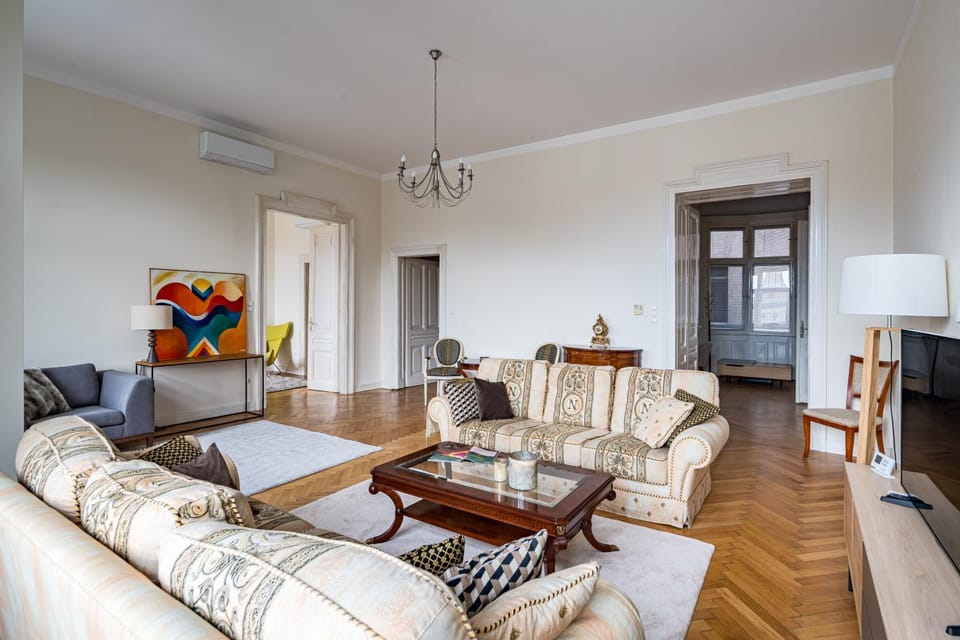 Váci Prestige Salon Apartment in Budapest