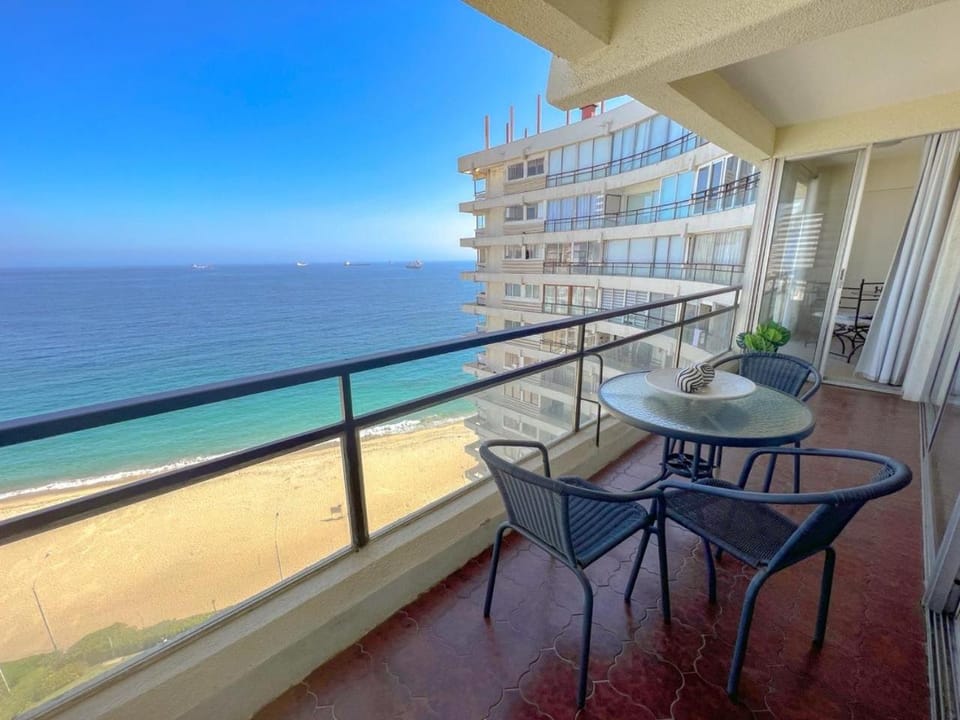 Departamento frente al mar Av San Martín a pasos del muelle Vergara Apartment in Vina del Mar
