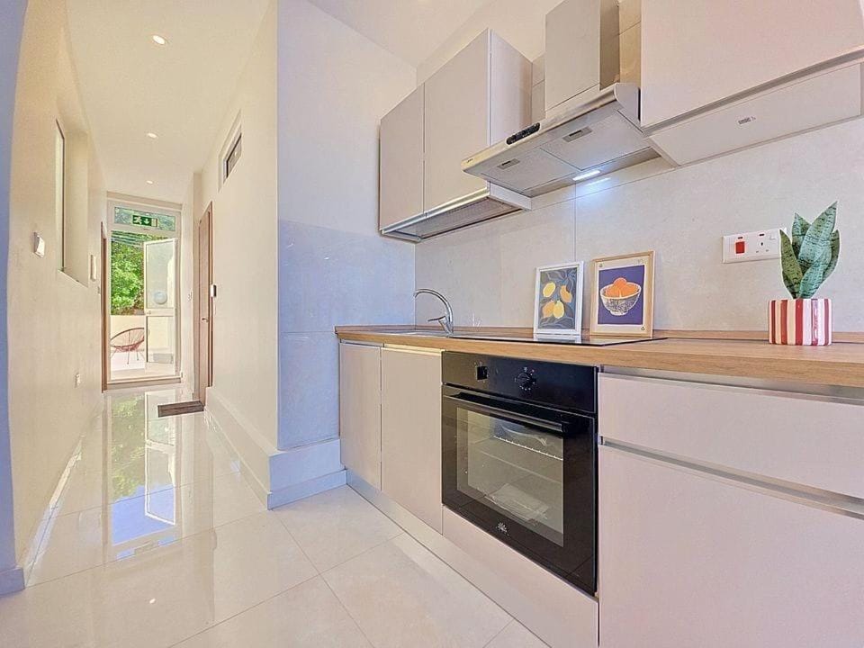 Modern Penthouse Near Beach & Promenade Apartment in Saint Julians