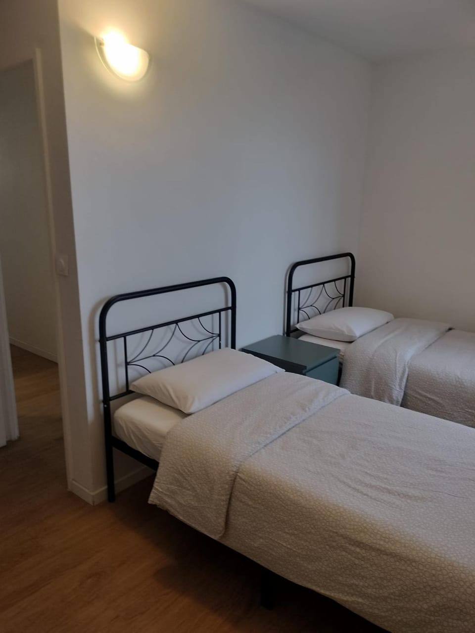 5 mn 450m walk Metro - La Defense - 3BR - Parking Apartment in Puteaux
